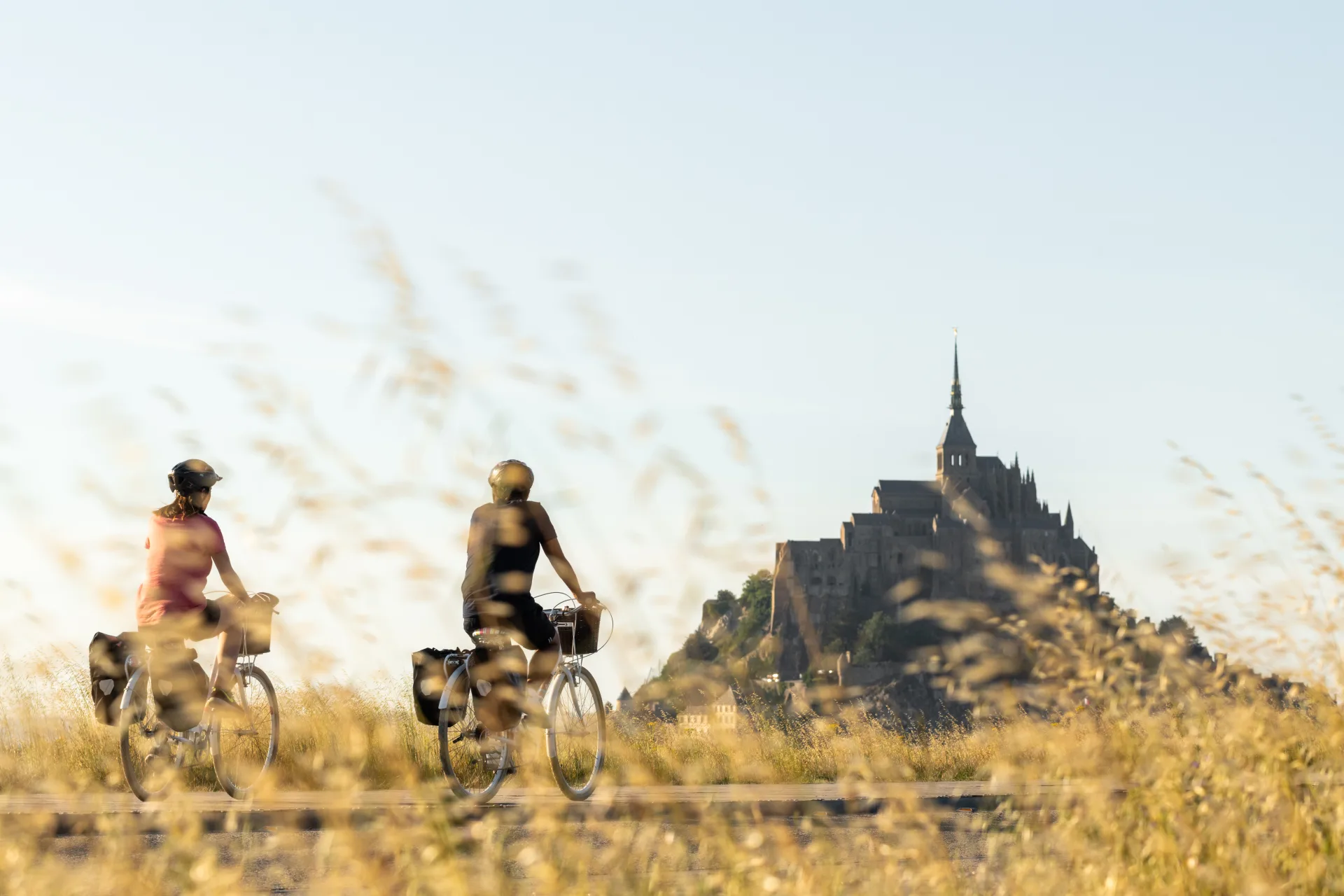 go to mont-saint-michel by bike